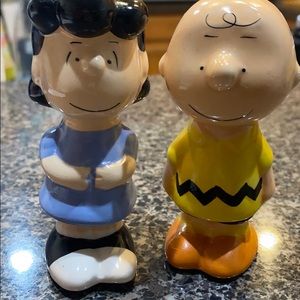 Peanuts salt and pepper shakers